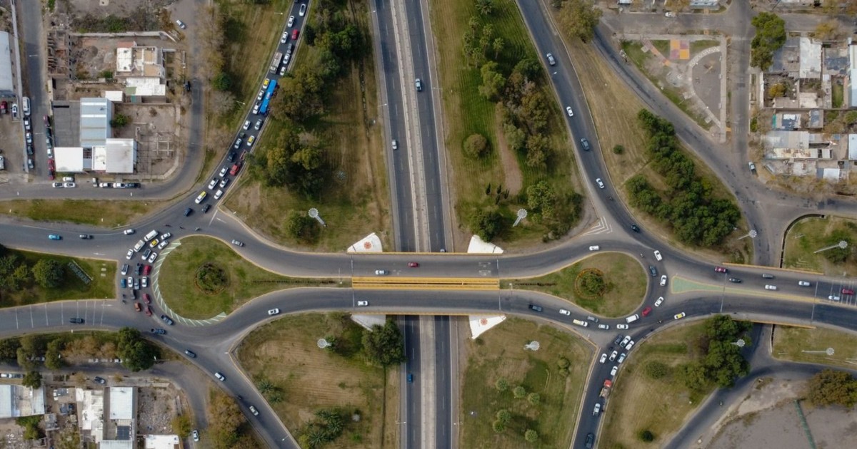Vista aerea del cruce de Acceso Sur y Circunvalacion en San Juan