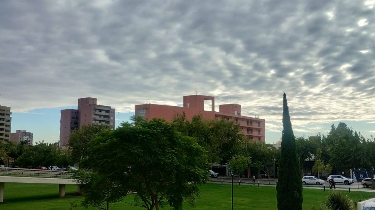 Cielo nublado en San Juan durante una jornada fria e inestable