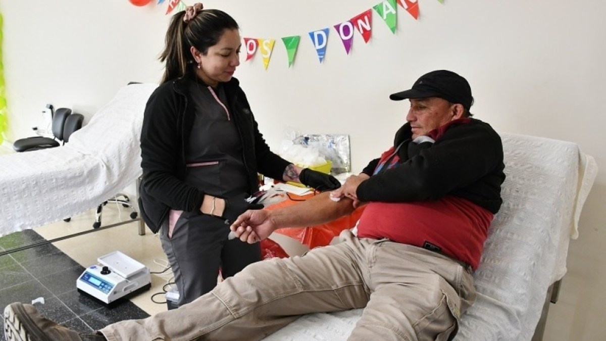 Anuncio de la colecta de sangre que realizara el IPHEM en el Parque de Mayo