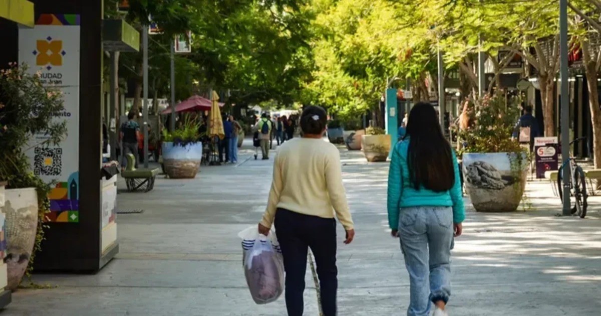 Servicios y movimiento en San Juan durante el feriado nacional
