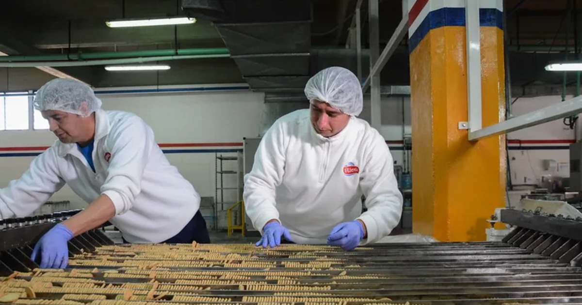La planta de galletitas de Albardón analiza exportar y diversificar producción