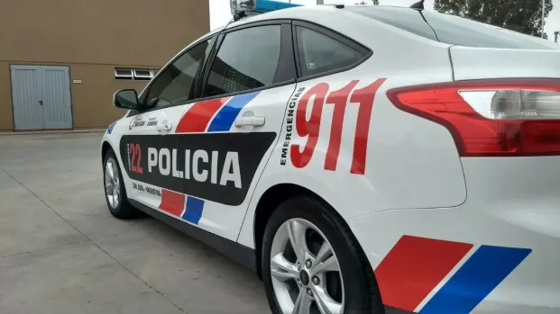 Auto volcado en Caucete tras un accidente vial con cinco heridos