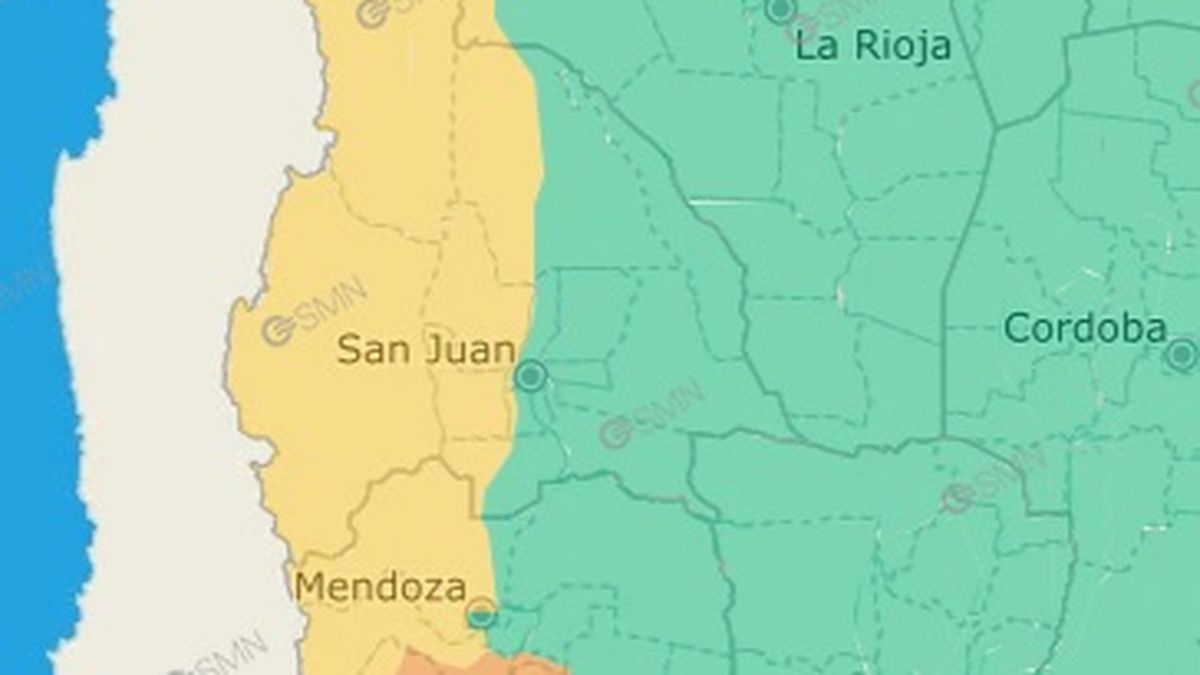 Nevadas en zona cordillerana y precordillerana de San Juan durante un alerta meteorologico