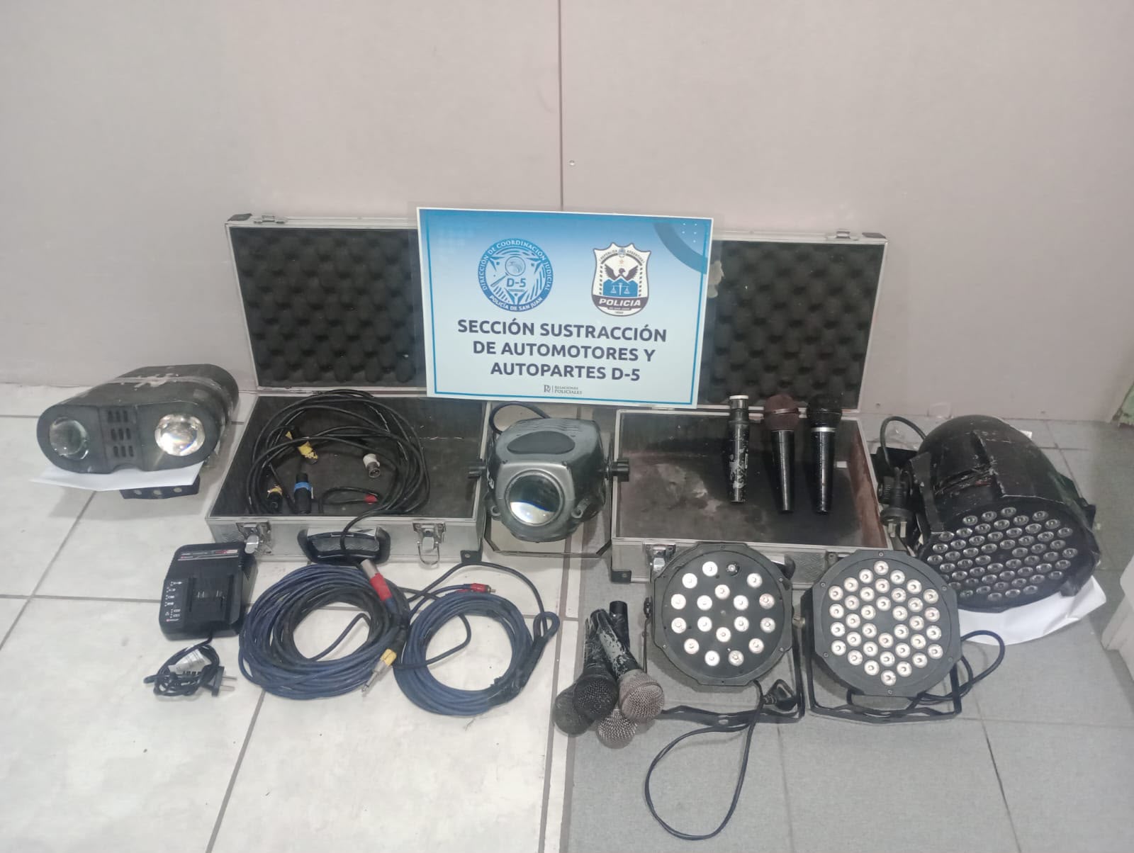Equipos de sonido e iluminación secuestrados por la Sección Sustracción de Automotores y Autopartes D-5