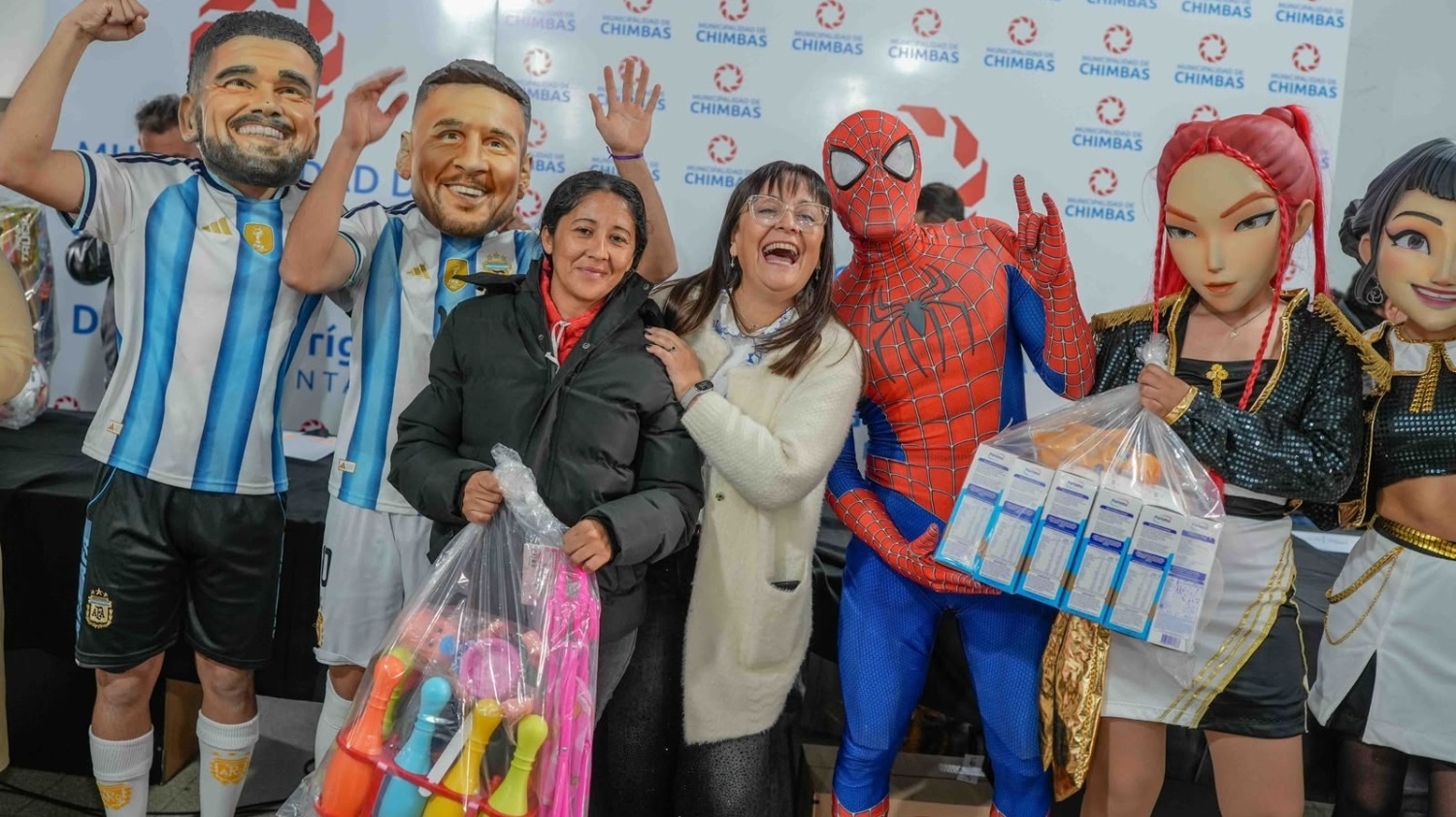 Entrega de kits con chocolate y juguetes a instituciones de Chimbas por el Dia del Nino