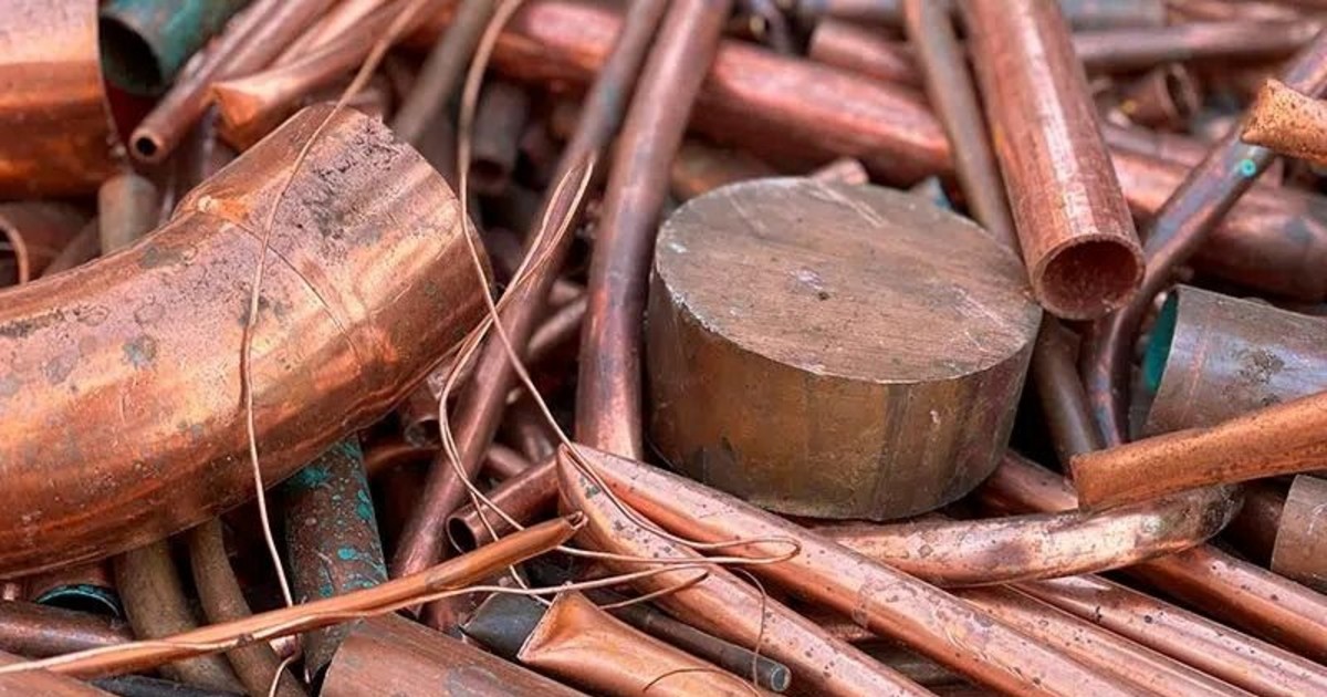 Operativo policial por robo de cobre y clausura de chatarrerias en San Juan