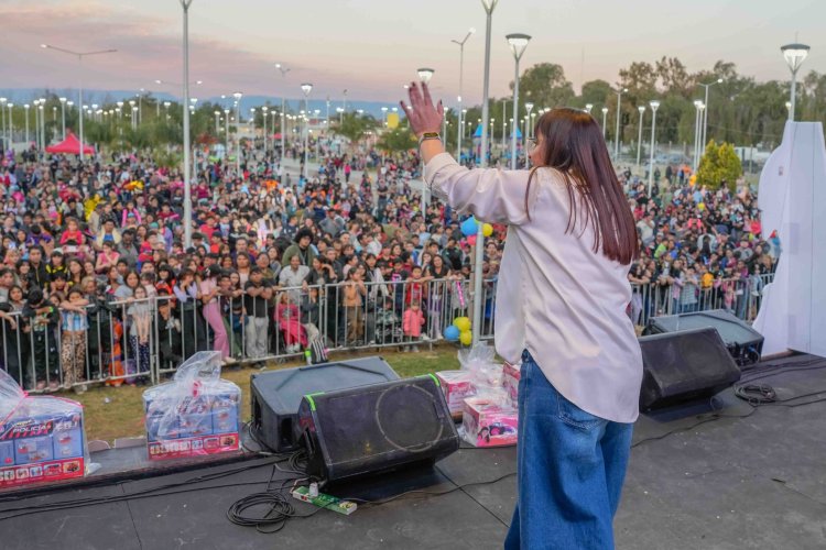Familias y chicos en el Parque de Chimbas durante el cierre del Mes de las Infancias