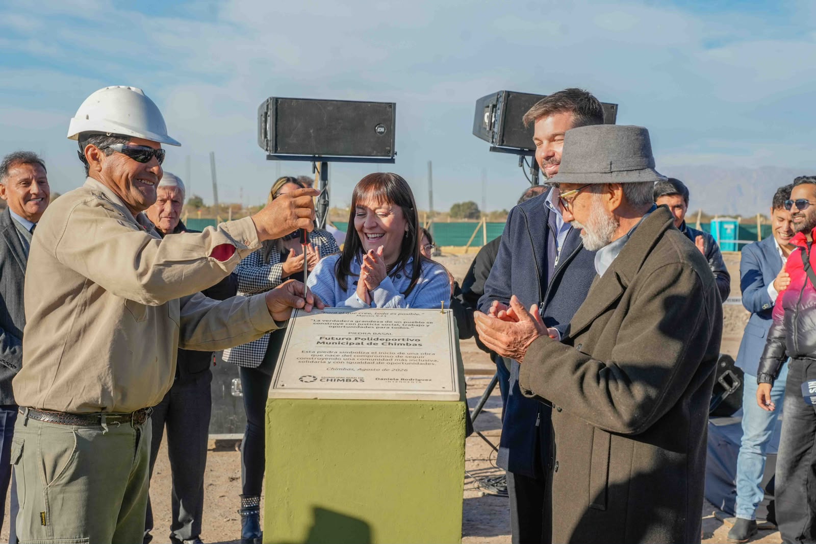 Colocación de la Piedra Basal del primer Polideportivo Techado de Chimbas