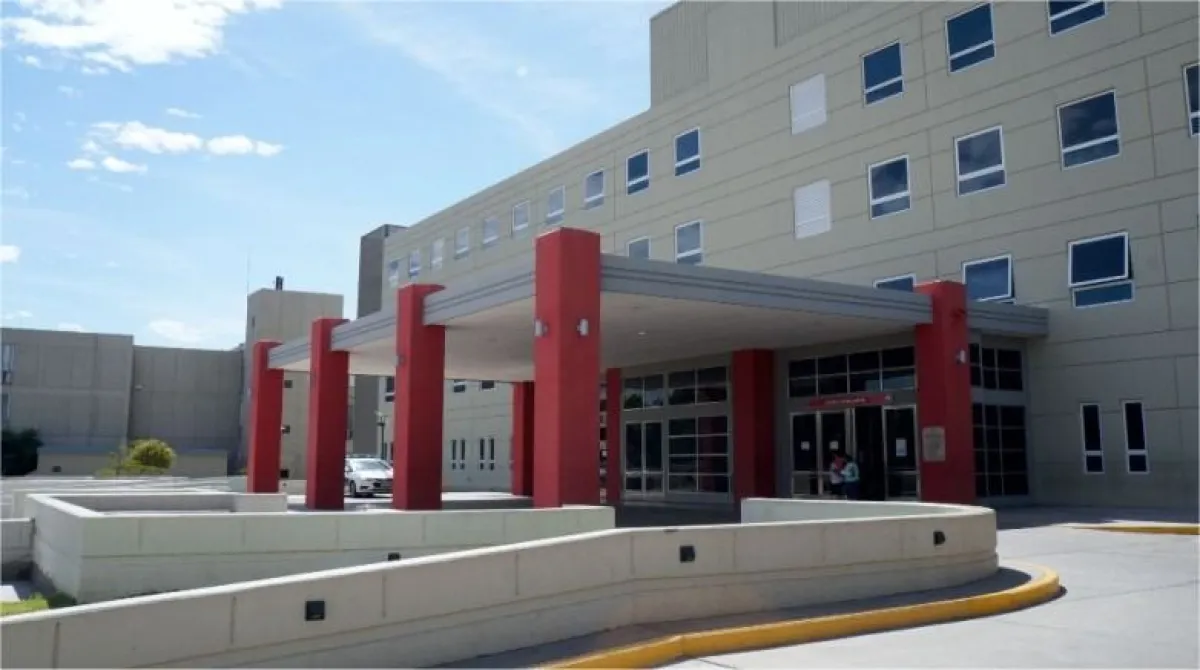 Fachada del Hospital Rawson, fotografía de archivo