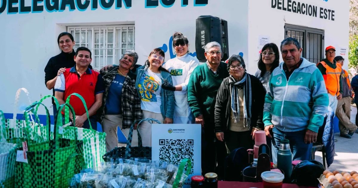 Encuentro de productores y autoridades en la feria agroproductiva de Chimbas