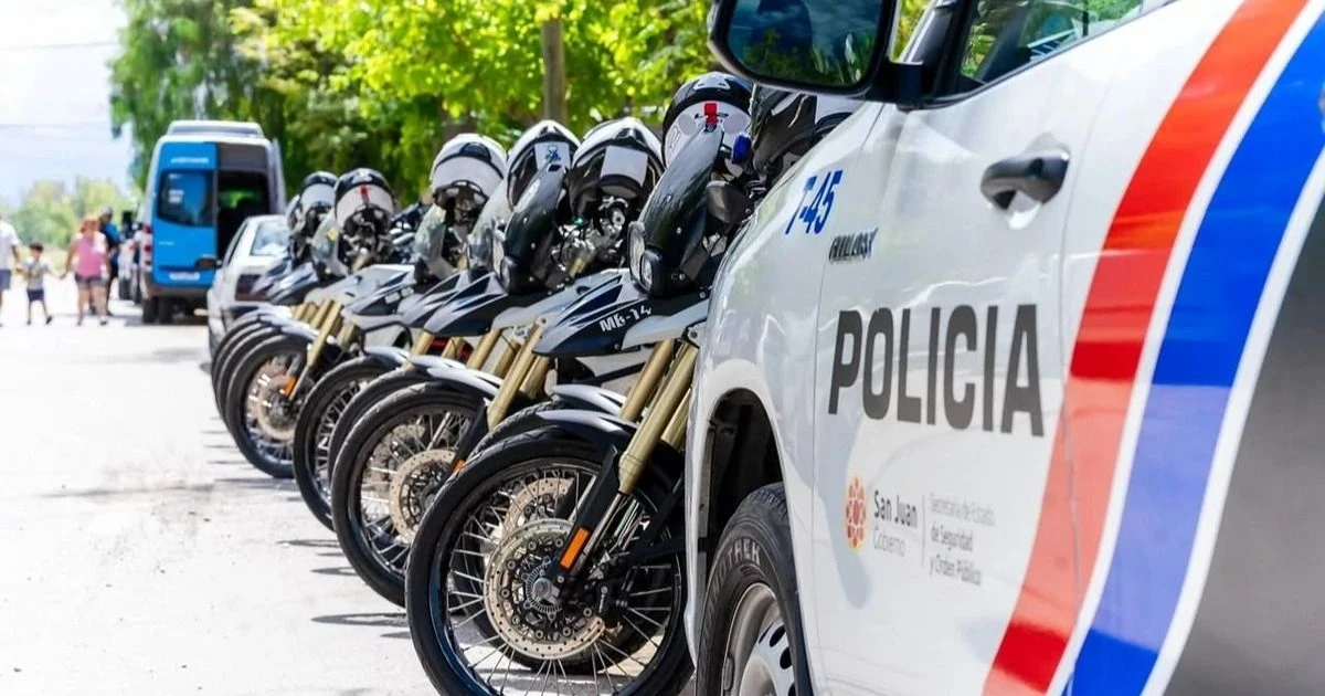 Comisaría 17ª de Chimbas tras la detención de un policía acusado de usar la tarjeta de un compañero