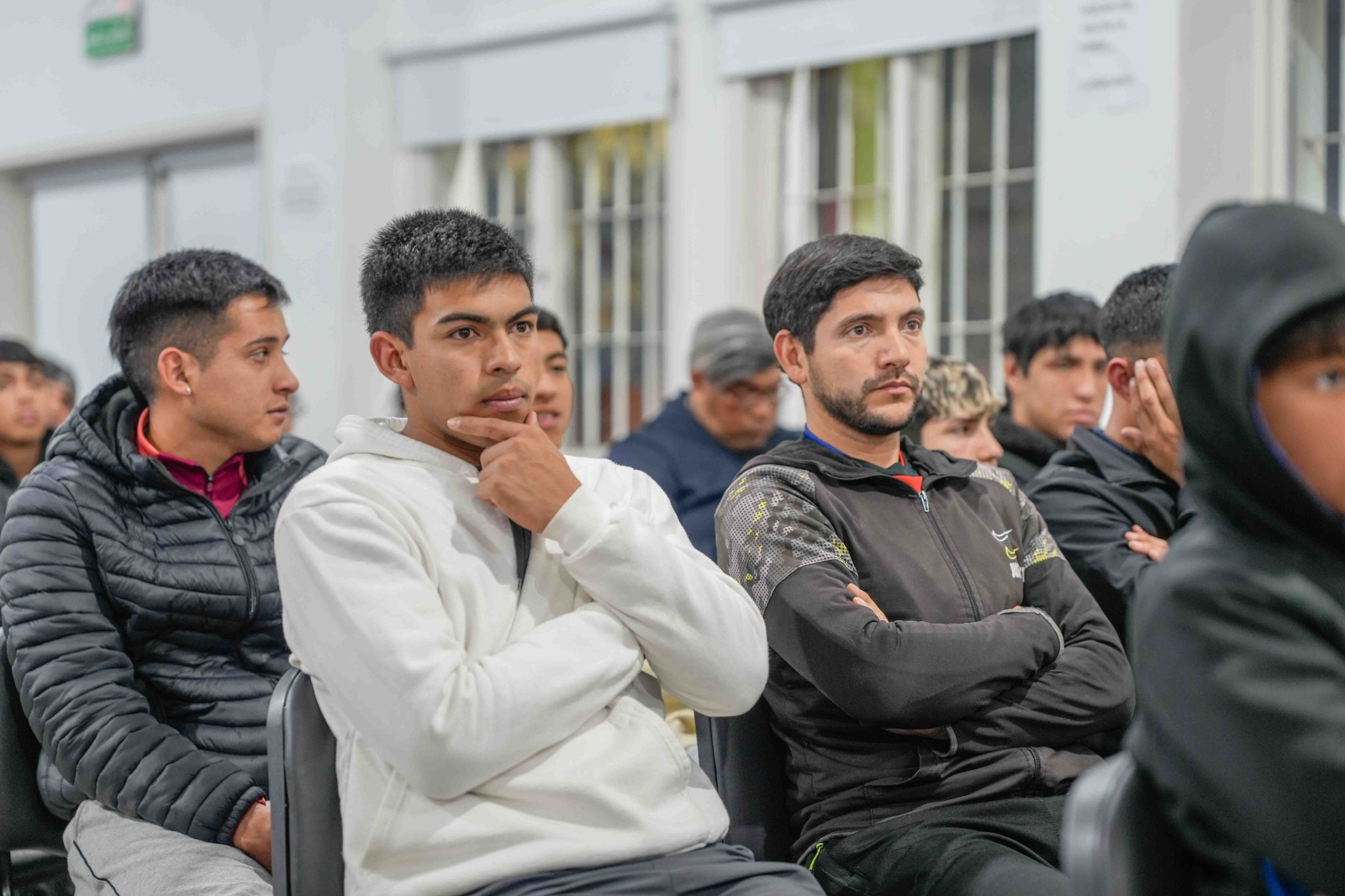 Trabajadores municipales de Chimbas durante una capacitación sobre prevención sísmica y respuesta ante emergencias
