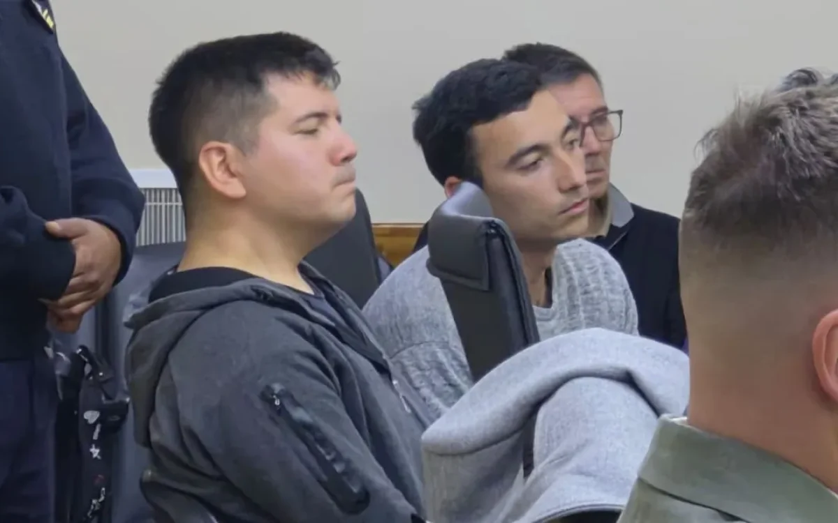 Los policías durante una audiencia judicial, en una fotografía difundida por 0264Noticias.