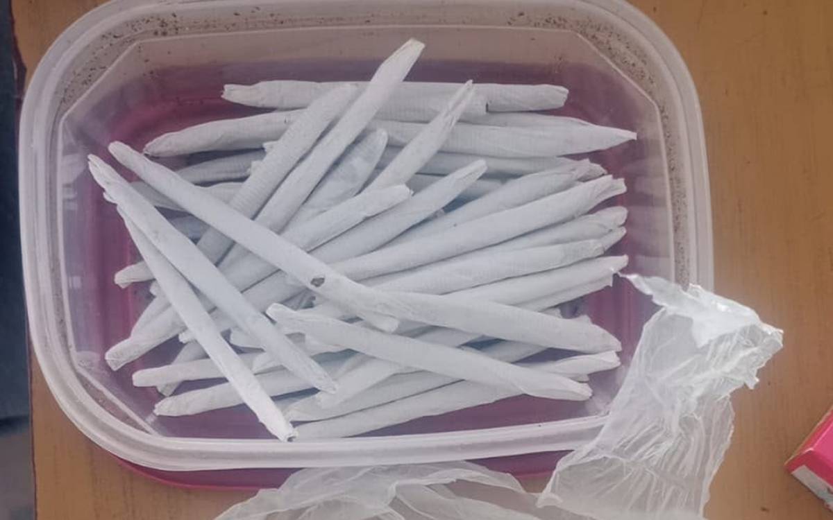 Secuestro de cigarrillos de marihuana en un procedimiento policial en Chimbas