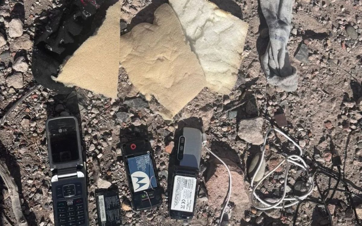 Elementos secuestrados tras frustrar el ingreso de celulares al Penal de Chimbas