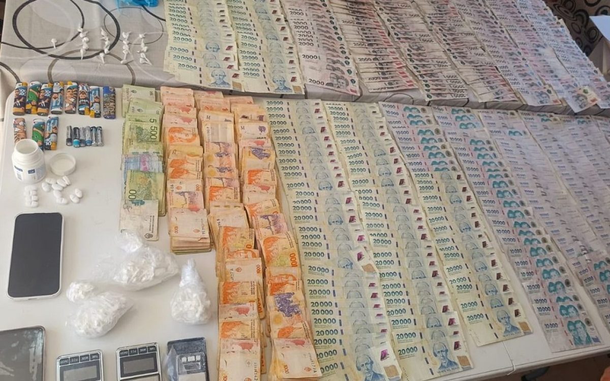 Allanamiento en Chimbas con secuestro de droga, dinero y una moto