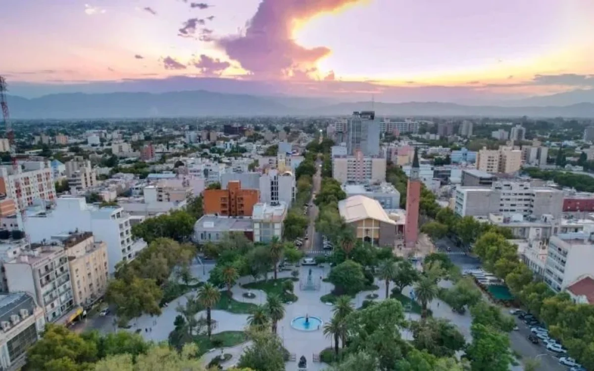 Cielo nublado en San Juan durante una jornada fresca de sábado