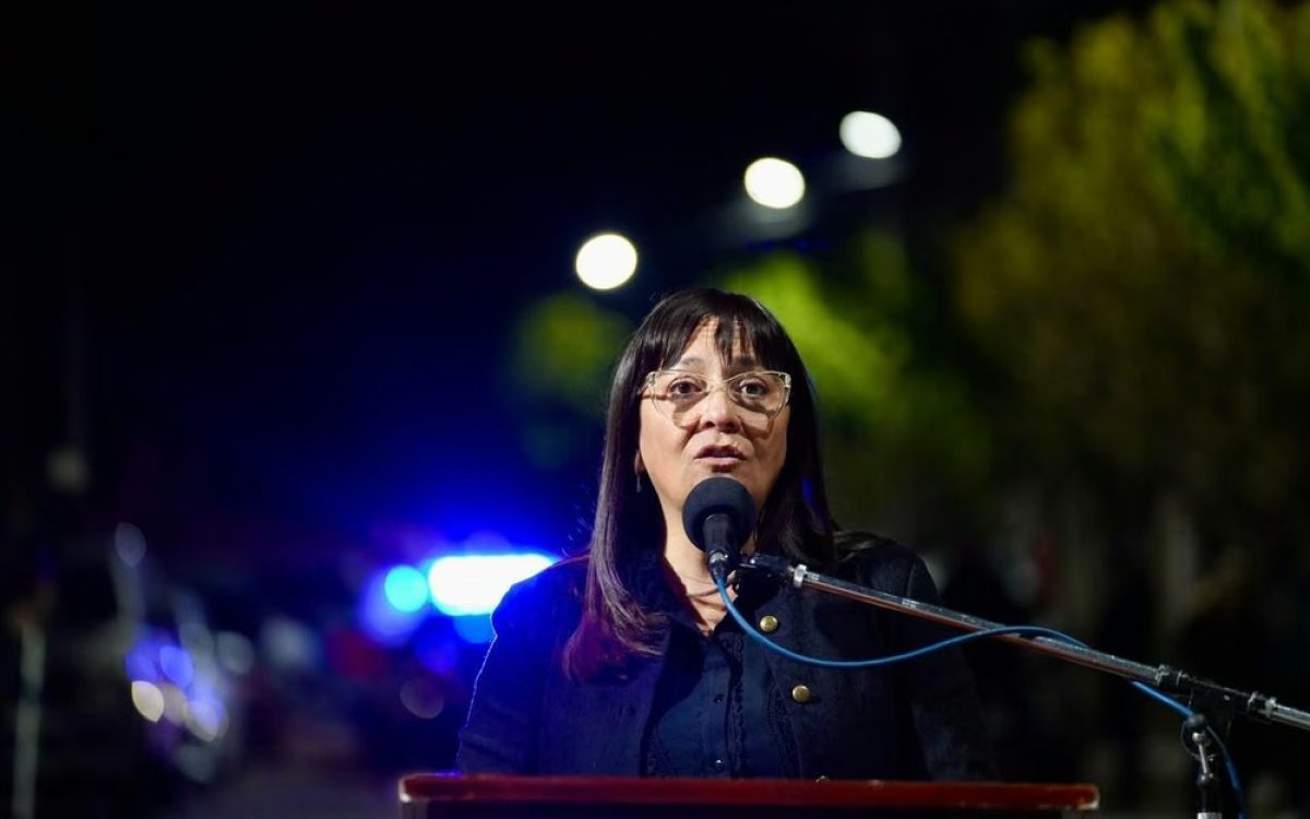 Daniela Rodríguez en la fotografía publicada por Diario de Cuyo sobre el proyecto de transparencia municipal