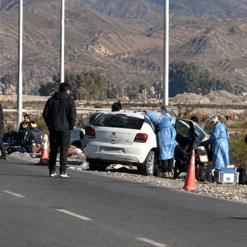 Auto y moto en la escena investigada por el femicidio de Gemma Alvarez en Chimbas