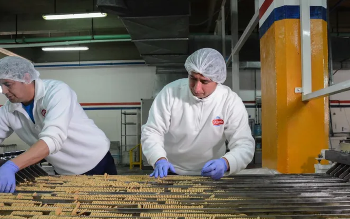 La planta de galletitas de Albardón analiza exportar y diversificar producción