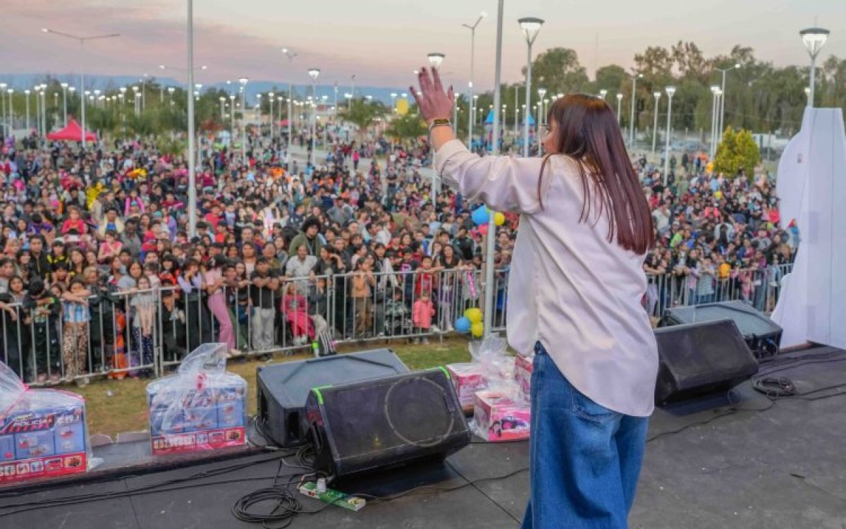 Familias y chicos en el Parque de Chimbas durante el cierre del Mes de las Infancias
