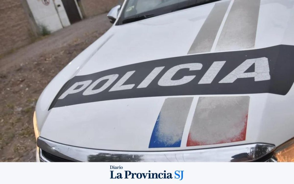 Móvil policial en una causa por intento de robo en Chimbas