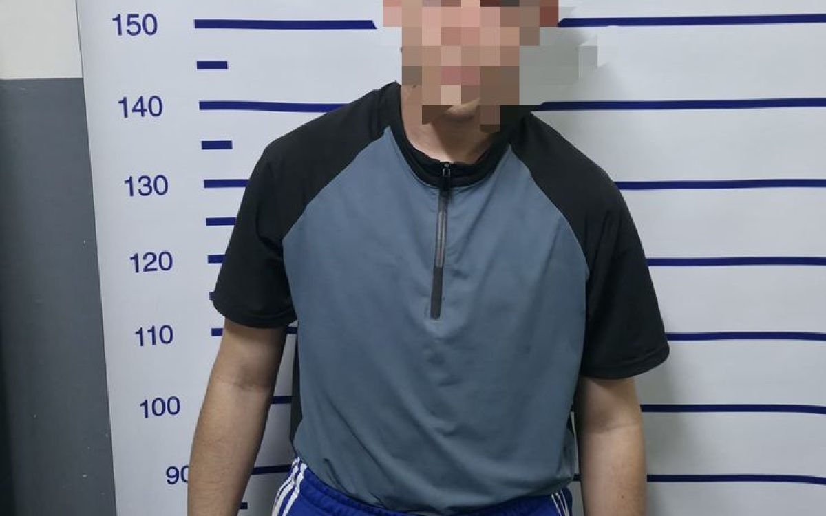 Fotografía policial del joven aprehendido por el hecho de Las Jarillas, con el rostro pixelado en la imagen original.