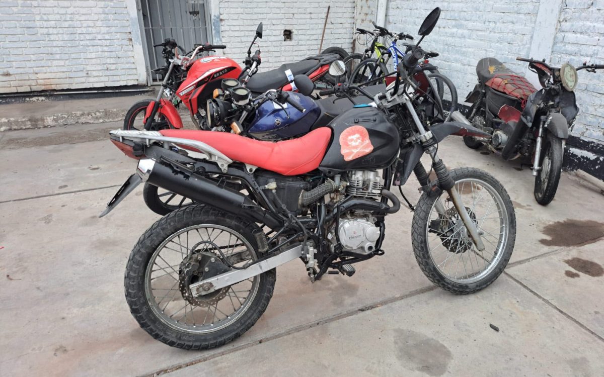 Moto enduro hallada en Rawson durante un procedimiento policial