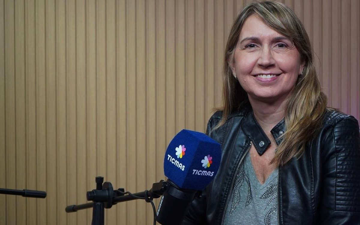Florencia Giordano durante una entrevista sobre inclusion de mujeres en mineria