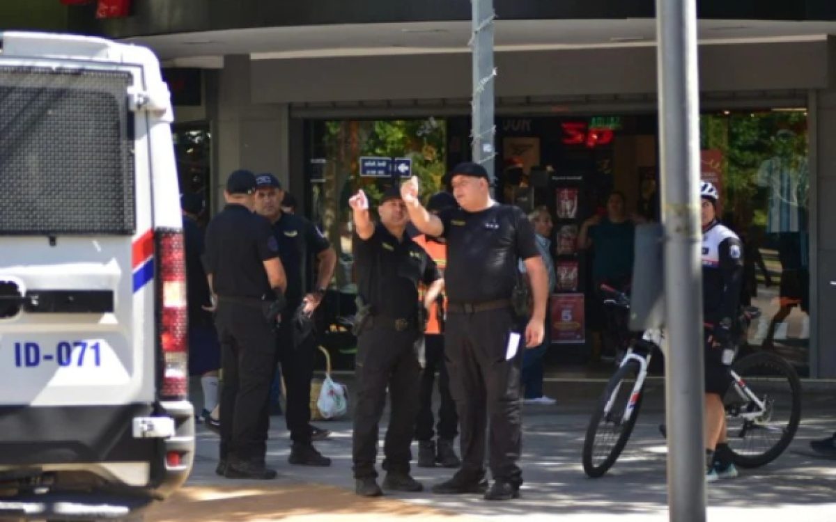 Operativo policial previsto en el centro de San Juan por un eventual festejo de la Seleccion