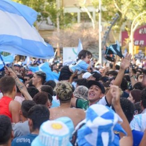 Operativo policial previsto en Plaza 25 de Mayo por posibles festejos mundialistas