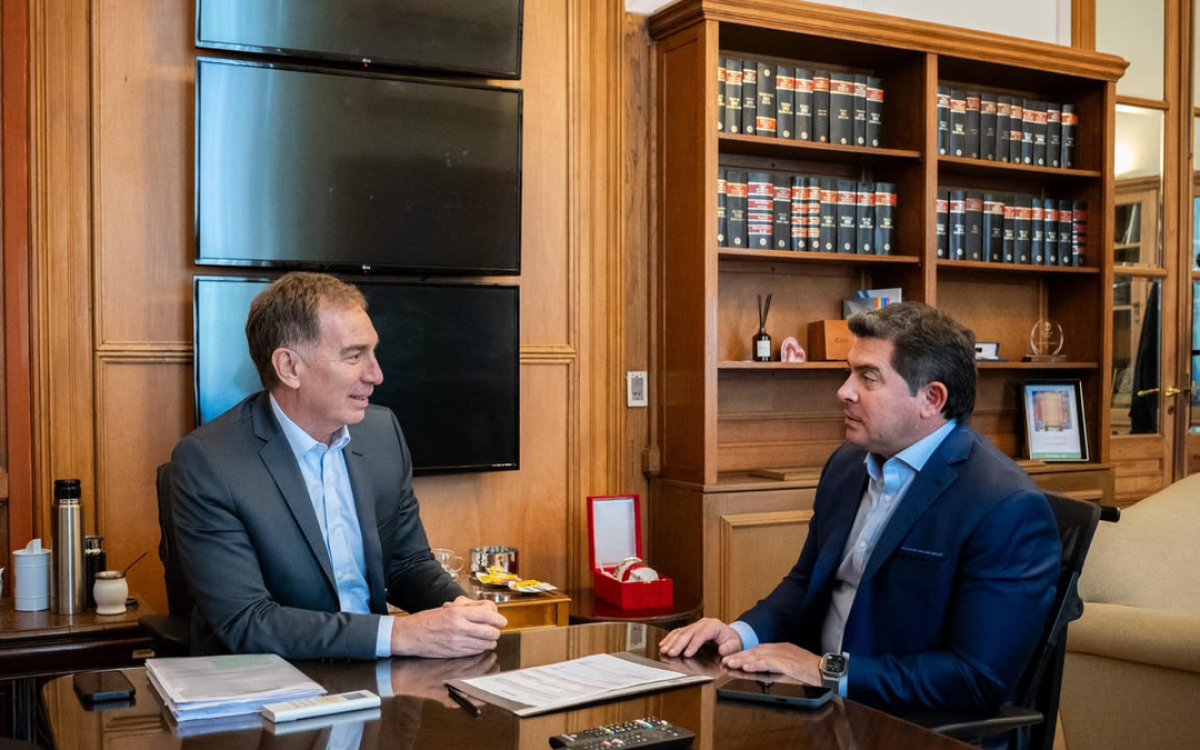 Marcelo Orrego y Diego Santilli durante una reunion sobre agenda politica y obras para San Juan