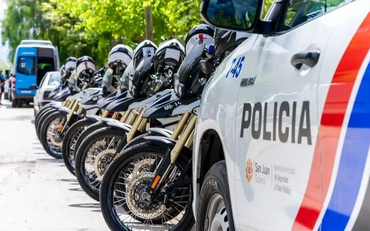 Comisaría 17ª de Chimbas tras la detención de un policía acusado de usar la tarjeta de un compañero