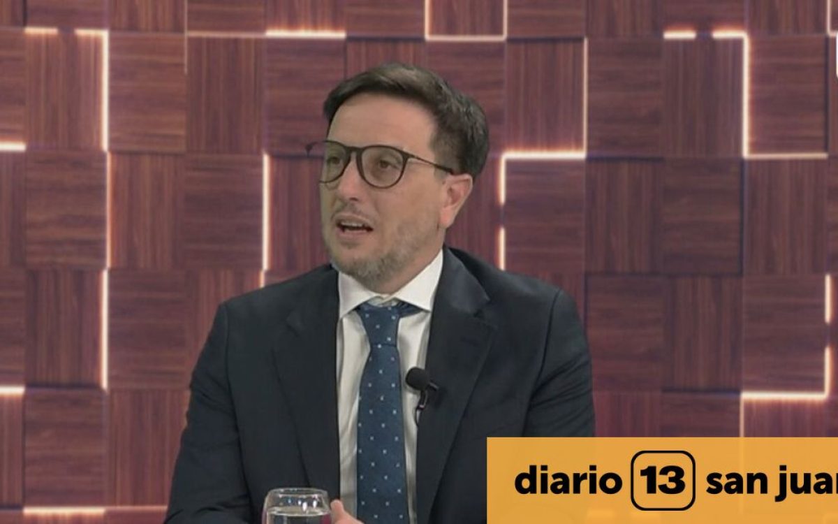 Funcionarios de San Juan durante el anuncio vinculado al aporte de Vicuña para obras provinciales