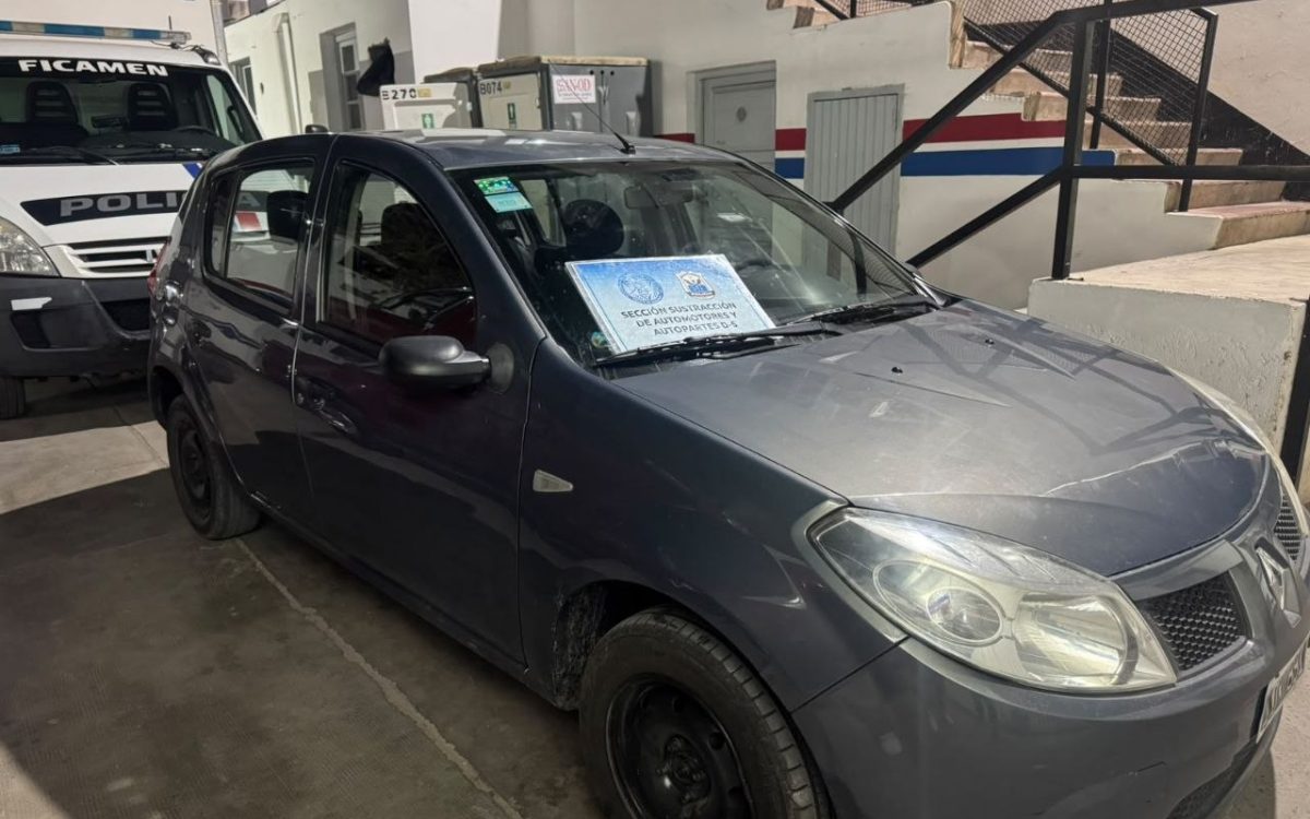 Recuperaron en Capital un auto robado en Córdoba hace 12 años